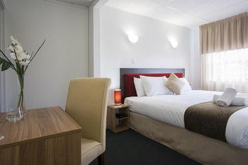 Hotel Ascotia Off Queen