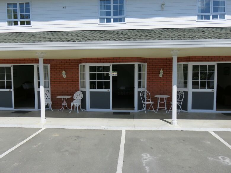 Hotel Admirals Motor Lodge