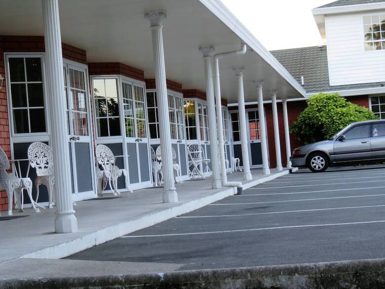 Hotel Admirals Motor Lodge