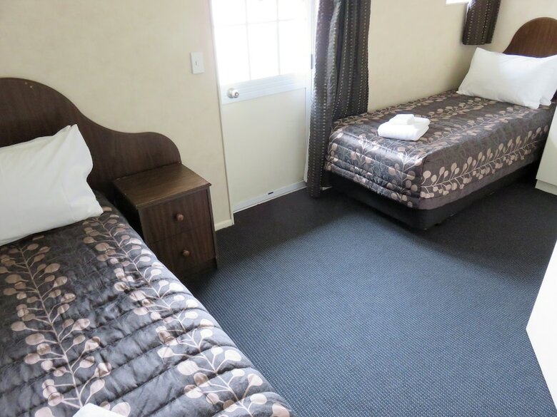 Hotel Admirals Motor Lodge