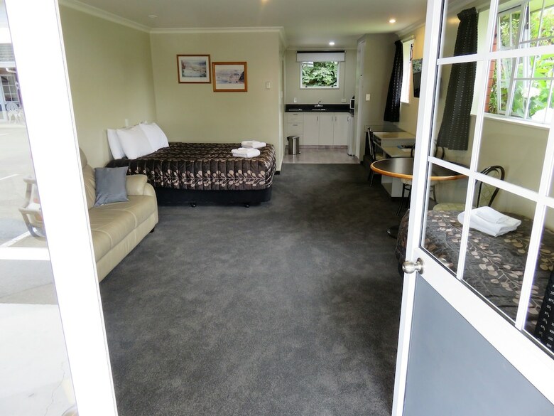 Hotel Admirals Motor Lodge