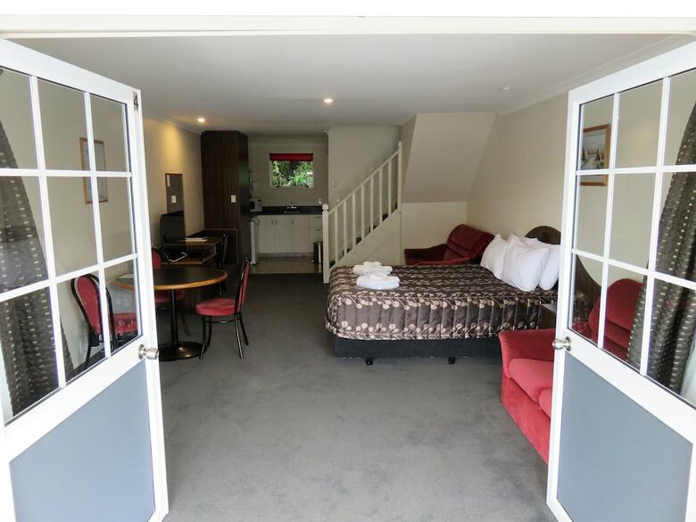 Hotel Admirals Motor Lodge