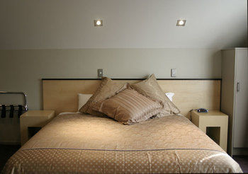 Athena Motel & Apartments