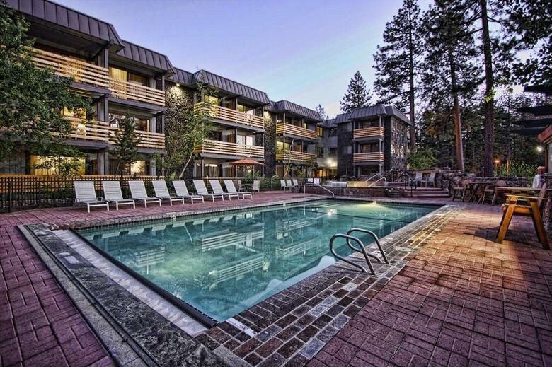 Hotel Inn By The Lake