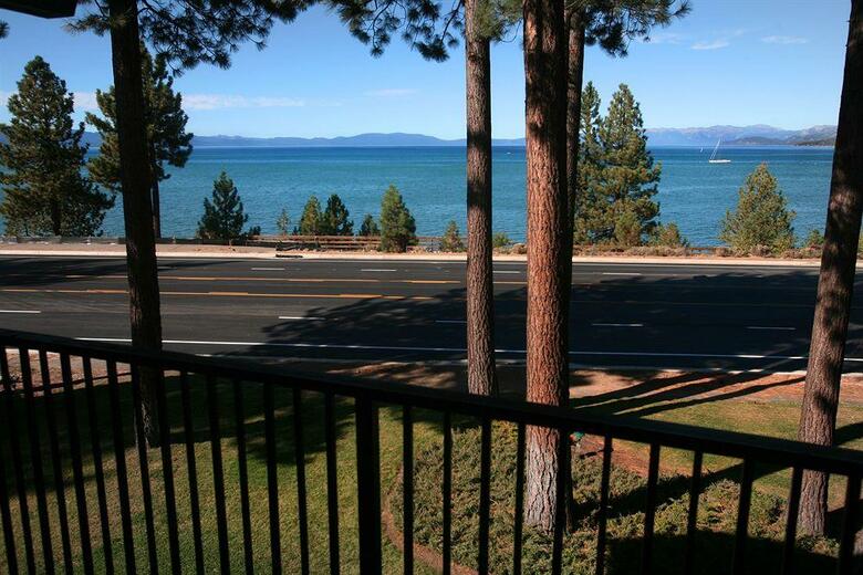 Hotel Inn By The Lake