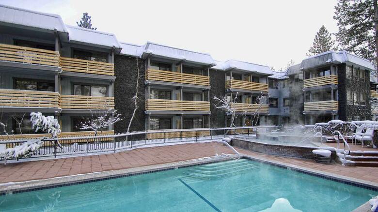 Hotel Inn By The Lake