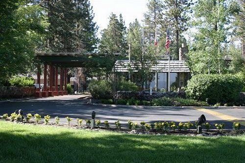 Hotel Inn By The Lake