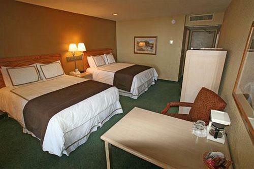 Hotel Inn By The Lake