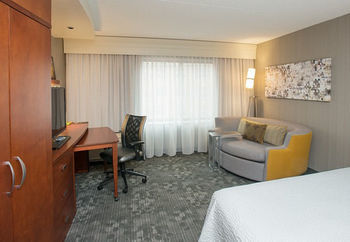 Hotel Courtyard By Marriott Cincinnati North At Union Centre
