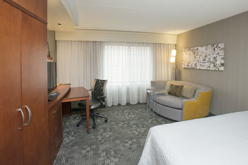 Hotel Courtyard By Marriott Cincinnati North At Union Centre