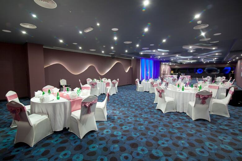 Atiram Premier Hotel