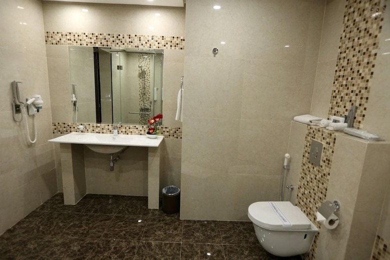 Atiram Premier Hotel