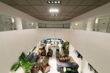 Lily & Bloom Hotel