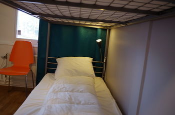 Spoton Hostel & Sportsbar