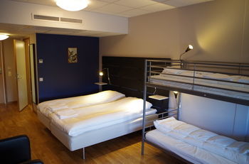 Spoton Hostel & Sportsbar