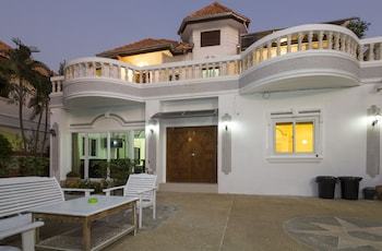 Baan Kanittha - 6 Bedrooms Private Pool Villa