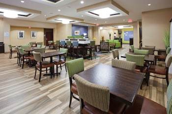 Holiday Inn Express Hotel & Suites Fort Dodge
