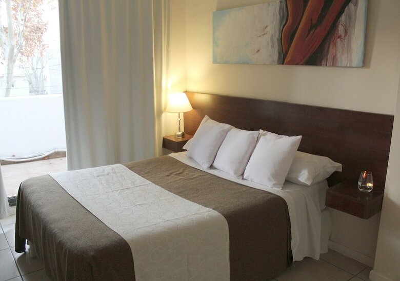 Uvas Apartments