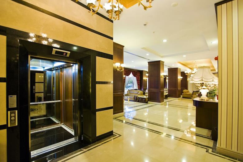 Latanya Palm & Spa Hotel
