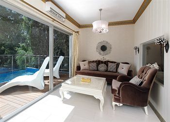 Hotel Camelot Boutique & Beach