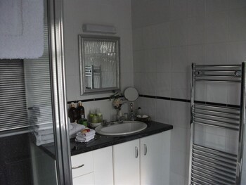 Lichfield Hotels - Amber House