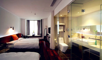 8 Art Hotel