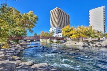 Hotel Plaza On The River