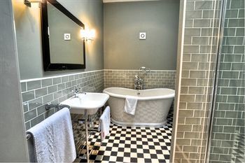 Aparthotel Bartle Hall Country Hotel