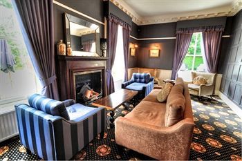 Aparthotel Bartle Hall Country Hotel