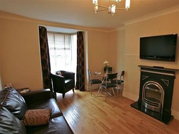 Hotel Ei8ht Brighton Apartments - Guest House