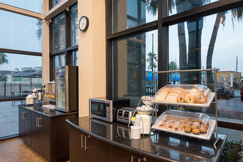 Hotel Comfort Suites Beachside