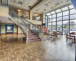 Hotel Comfort Suites Beachside