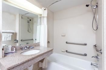 Hotel Wingate By Wyndham - Atlanta At Six Flags