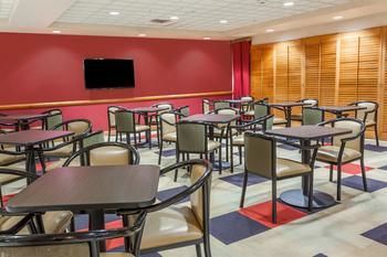 Hotel Wingate By Wyndham - Atlanta At Six Flags