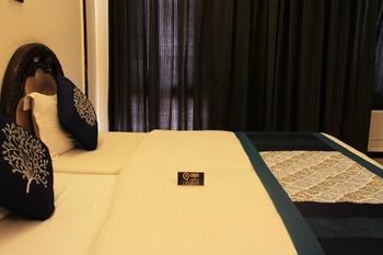 Hotel Oyo Rooms Near Akashneem Marg