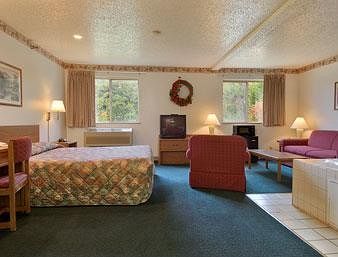 Motel Super 8 - Richlands/claypool Hill Area