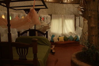Saraya Art Cafe Bed And Breakfast