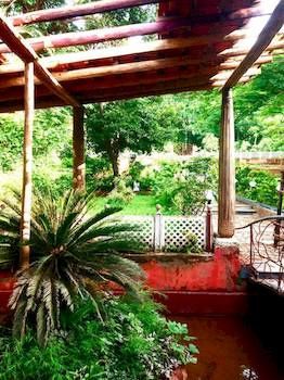 Saraya Art Cafe Bed And Breakfast