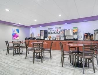 Super 8 Hotel - Bloomington/airport Msp Area