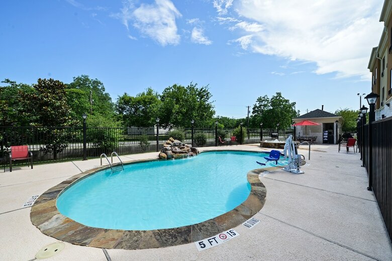 Hotel Comfort Suites Bay City