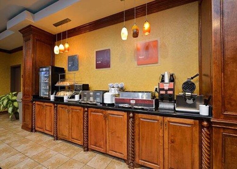 Hotel Comfort Suites Bay City