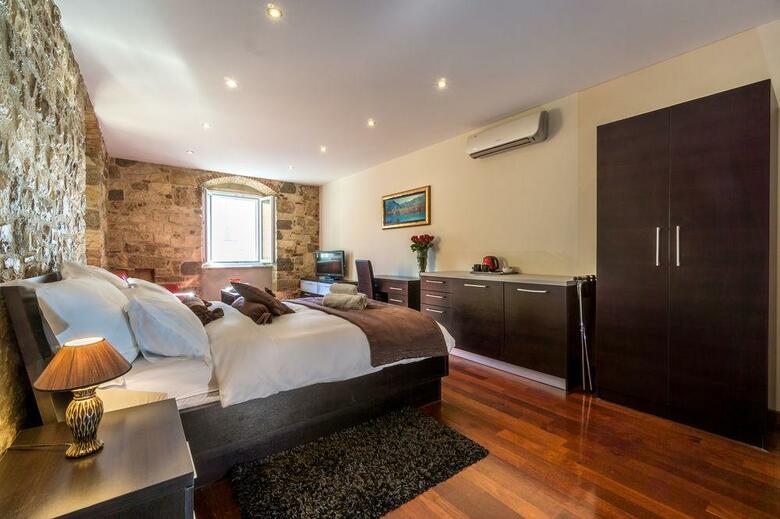 Palace Suites Heritage Hotel