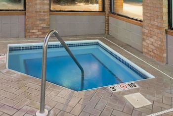 Hotel Baymont Inn And Suites Cambridge