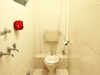 Hotel Oyo Rooms Rashbehari Manohar Pukur