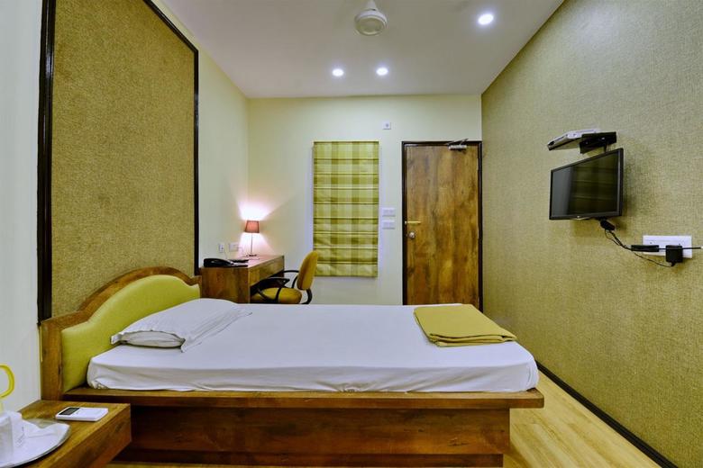 Hotel Rushabh Home