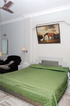 Hotel Rushabh Home
