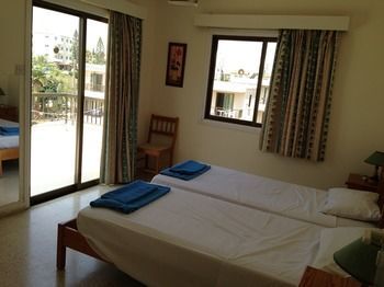 Constantaras Apartments