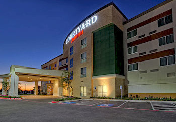 Hotel Courtyard San Marcos