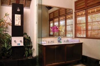 Blue Point Bay Villas And Spa
