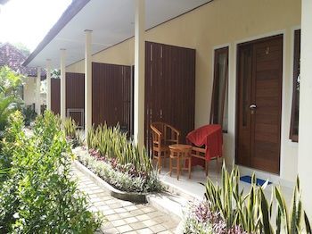 Hotel Star East Bungalows